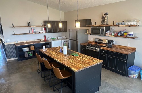 Samburg Cabin | Waterfront Duck & Fishing Lodge - Large Groups - 3 TRAILER PARKING Private Dock