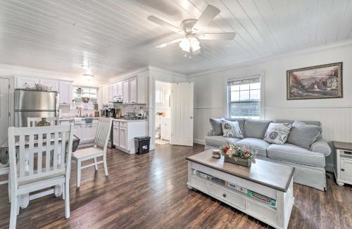 Dunlap House | Waterfront Dunlap Cottage Large Yard and Views