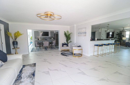 Ruskin House | Waterfront Elegance