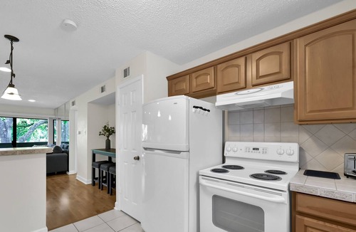 Walden on Lake Conroe Condo | WATERFRONT - Emerald Lake House on Lake Conroe - Weekly and Monthly Discounts