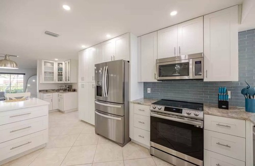 Eight Lakes House | Waterfront Escape Luxurious Stay