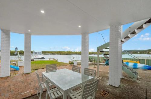 Swansea House | Waterfront Escape Swansea