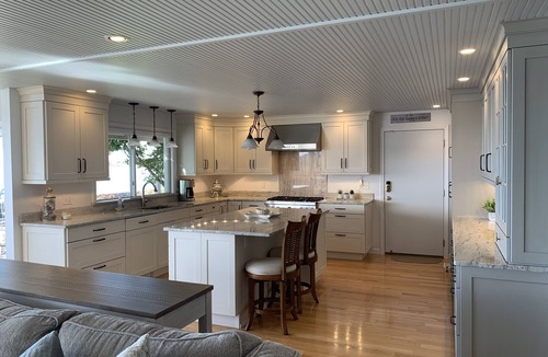 Clinton House | Waterfront Escape