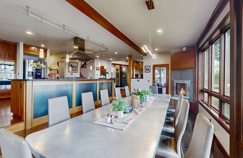 Poulsbo House | Waterfront estate with easy ferry access to FIFA