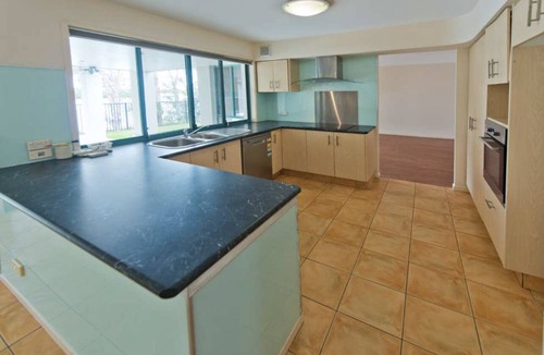 Coombabah House | Waterfront Estuary Fishing Escape