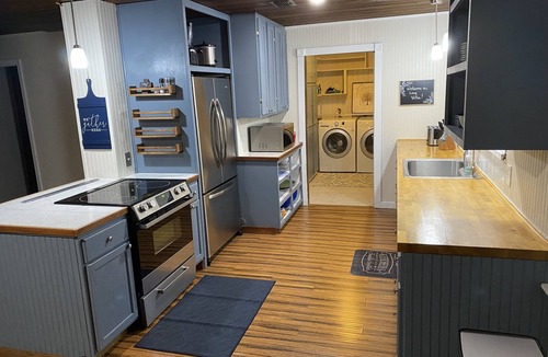 Oakhurst House | Waterfront Family Lake House with Gameroom
