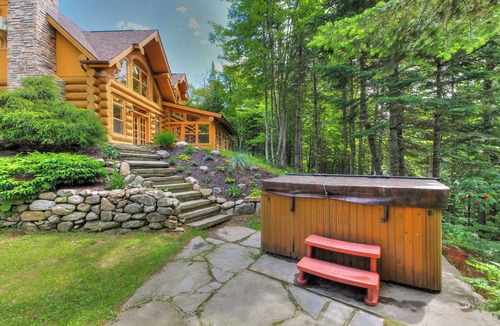 Fiddler Lake Resort Ski Chalet | Waterfront - Family, Pool & Spa