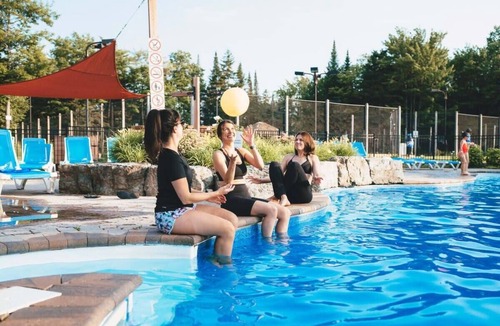 Fiddler Lake Resort Ski Chalet | Waterfront - Family, Pool & Spa