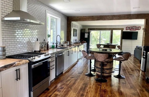 Balderson Cottage | Waterfront Family Retreat | Sauna & Hot Tub
