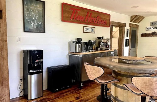 Balderson Cottage | Waterfront Family Retreat | Sauna & Hot Tub