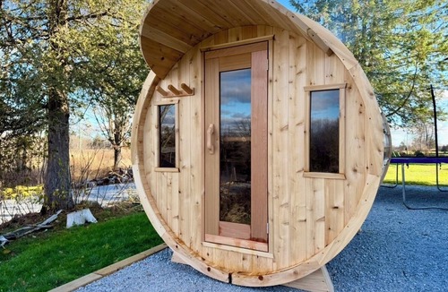 Balderson Cottage | Waterfront Family Retreat | Sauna & Hot Tub