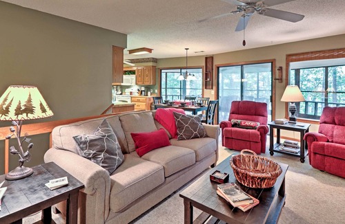 Fairfield Bay House | Waterfront Family Home w/ Deck, 5 Miles to Marina!
