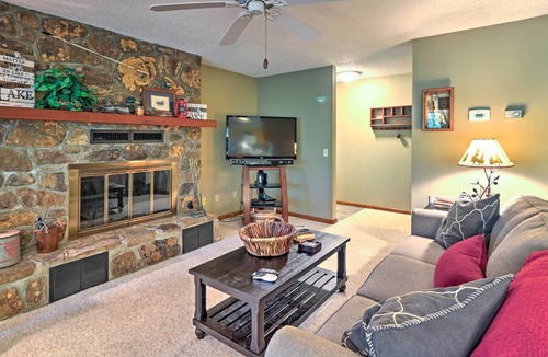 Fairfield Bay House | Waterfront Family Home w/ Deck, 5 Miles to Marina!