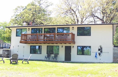 Longtown House | Waterfront family vacation home at Eufala. Sleeps 14. Newly remodeled. Amazing.