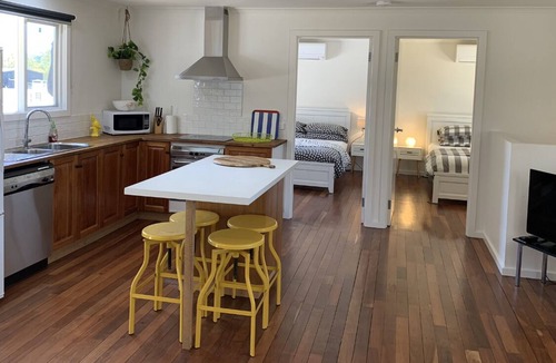 Mansfield House | Waterfront Farm Stay