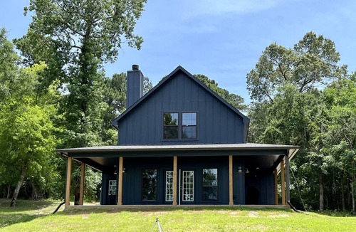 Oakhurst House | Waterfront Farmhouse Getaway. *Newly built