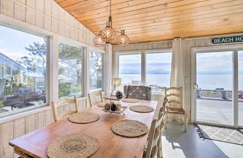 Ferndale House | Waterfront Ferndale Home: Deck + Beach Access