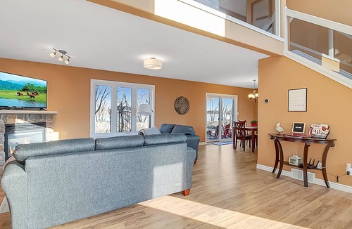 Kingsville House | Waterfront, fishing, nature lover’s dream, accessible, pet friendly