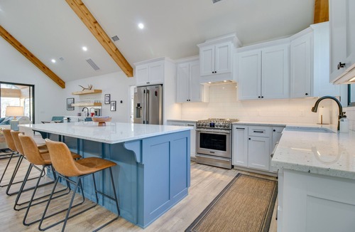 Flippin House | Waterfront Flippin Retreat w/White River Access!
