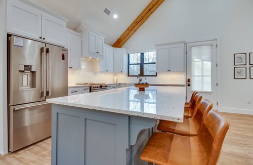 Flippin House | Waterfront Flippin Retreat w/White River Access!
