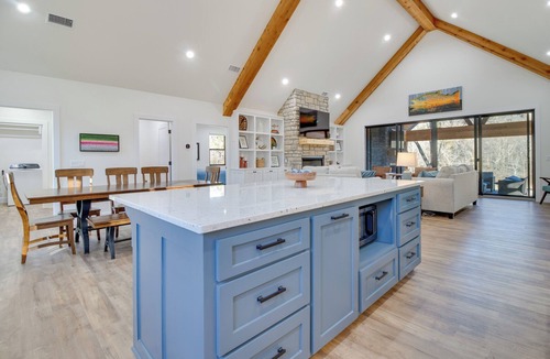 Gassville Cottage | Waterfront Flippin Retreat w/White River Access!