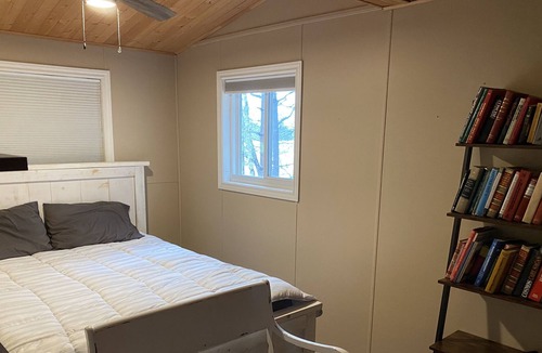 Parham Cottage | Waterfront Fully Renovated 4 Season Cottage