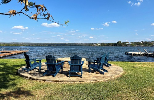 Burnet House | Waterfront Fun on Inks Lake