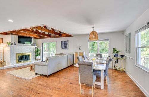 Gainesville House | Waterfront Gainesville Home with Private Boat Dock!