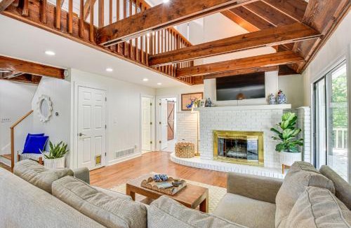 Gainesville House | Waterfront Gainesville Home with Private Boat Dock!