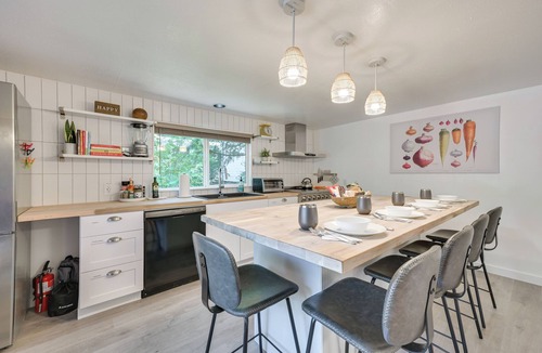 East Olympia House | Waterfront Gem on Lake Saint Clair w/Private Deck