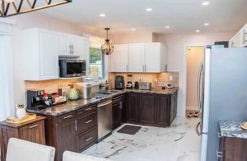 Wasaga Beach House | Waterfront Georgian Bay Villa · Sauna, King Bed, Game Room, 5BR