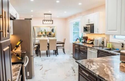 Wasaga Beach House | Waterfront Georgian Bay Villa · Sauna, King Bed, Game Room, 5BR
