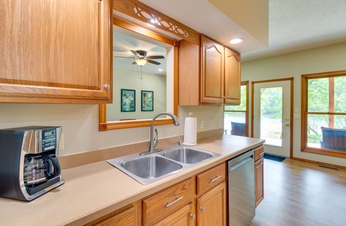 Gassville House | Waterfront Getaway w/Patio on the White River!