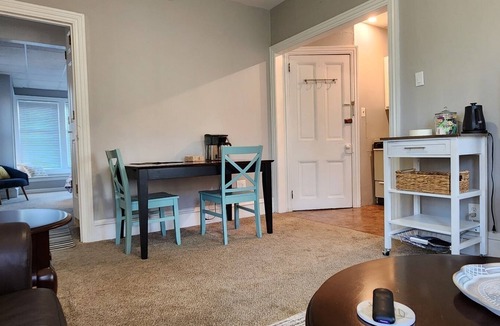 Bristol Apartment | Waterfront Getaway #2, Historic Bristol.