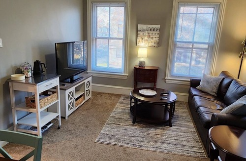 Bristol Apartment | Waterfront Getaway #2, Historic Bristol.