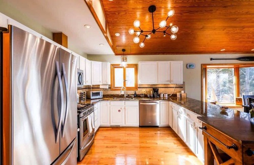 Lancaster House | Waterfront Getaway + Game Room, Kayaks, Firepit
