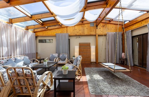 Strawberry House | Waterfront Getaway San Francisco area