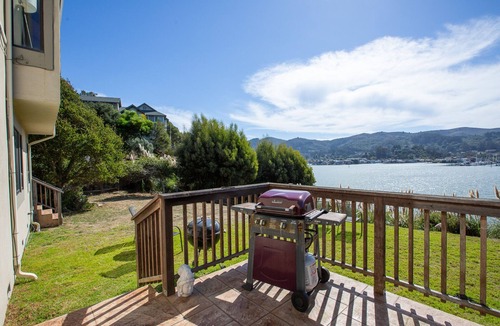 Strawberry House | Waterfront Getaway San Francisco area