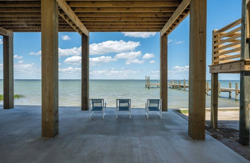 San Patricio County House | Waterfront Getaway w/Pier & Kayak Access!