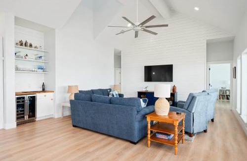 San Patricio County House | Waterfront Getaway with Pier Access