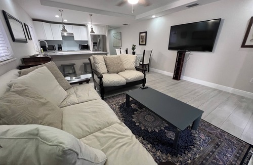 Plantation Tropical Park Apartment | Waterfront getaway with hot tub in keys paradise!