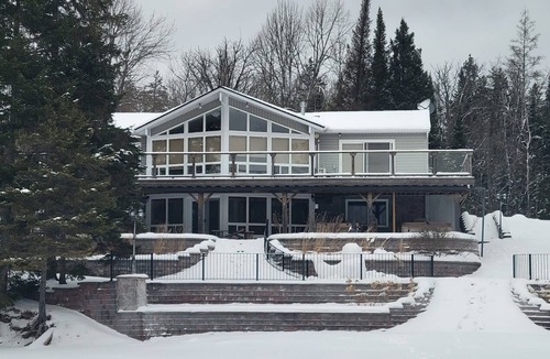 McKellar Cottage | Waterfront, Gorgeous Dream Cottage