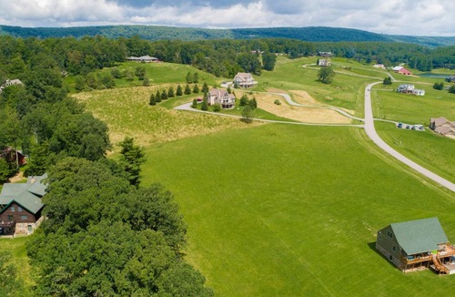 Waterfront Greens Ski Chalet | Waterfront Greens Chalet