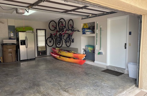 Caloosahatchee House | Waterfront Gulf Access Pool Home - GREAT LOCATION & FRESH REMODEL !