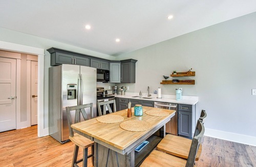 Reed Creek Apartment | Waterfront Hartwell Apartment w/Dock Access!