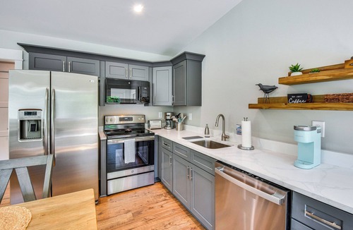 Reed Creek Apartment | Waterfront Hartwell Apartment w/Dock Access!