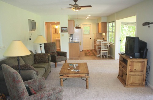 Lakeshore Ranch Cottage | Waterfront Hatter Cove Cottage with Private Boat Dock
