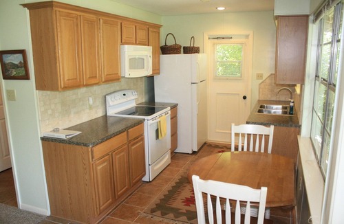 Lakeshore Ranch Cottage | Waterfront Hatter Cove Cottage with Private Boat Dock