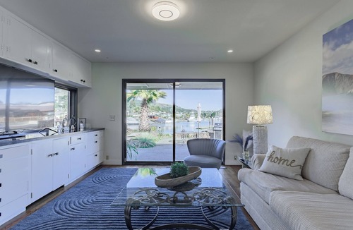 San Rafael House | Waterfront Hawaiian oasisnn