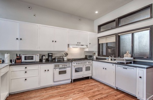 San Rafael House | Waterfront Hawaiian oasisnn